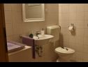 Ferienwohnungen Frama - 3 apartments: A1 Maslina (2), A2 More (2+2), A3 Lavanda (2+2) Bol - Insel Brac  - Ferienwohnung - A3 Lavanda (2+2): Badezimmer mit Toilette