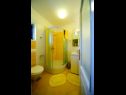 Ferienhaus Mari - with pool: H(8+1) Supetar - Insel Brac  - Kroatien - H(8+1): Badezimmer mit Toilette