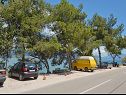 Ferienwohnungen Aurelija - 20 m from beach: A1(4+2), A2(4), A3(2+2) Arbanija - Insel Ciovo  - Parkplatz