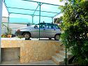 Ferienwohnungen Naki - terrace & free parking: Studio(2+1), A2(6+1) Slatine - Insel Ciovo  - Parkplatz