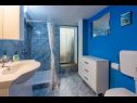 Ferienwohnungen Mila - in blue: A1(4+2), A2(5+1), A3(4+2) Banjole - Istrien  - Ferienwohnung - A1(4+2): Badezimmer mit Toilette