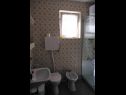 Ferienwohnungen Ljilja - nice garden: A1(4) Fazana - Istrien  - Ferienwohnung - A1(4): Badezimmer mit Toilette
