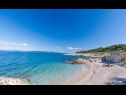 Ferienwohnungen Jenny - sea view: A1(2+2) Ravni - Istrien  - Strand