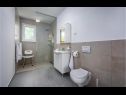 Ferienhaus Med - beautiful home with private pool: H(6+2) Zminj - Istrien  - Kroatien - H(6+2): Badezimmer mit Toilette