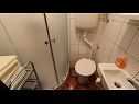 Ferienwohnungen True SA1(2), A2(6) Malinska - Insel Krk  - Ferienwohnung - A2(6): Badezimmer mit Toilette