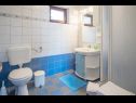 Ferienwohnungen und Zimmer Luka - with parking; A2(2+2), R1(2), R2(2) Vrbnik - Insel Krk  - Zimmer - R1(2): Badezimmer mit Toilette