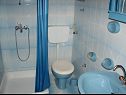 Ferienwohnungen und Zimmer Roza - 200 m from sea : A1(5), A2(4+2), R1(2), R2(2) Baska Voda - Riviera Makarska  - Zimmer - R2(2): Badezimmer mit Toilette