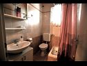  Virena - free grill: SA2(3), SA3(2+1) Makarska - Riviera Makarska  - Studio-Ferienwohnung - SA2(3): Badezimmer mit Toilette