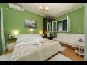 Ferienwohnungen Palmina - comfort apartment: A1 veliki (6),  A2 žuti (4+1), A3 lila (2), SA4 bijeli (2) Makarska - Riviera Makarska  - Ferienwohnung -  A2 žuti (4+1): Schlafzimmer