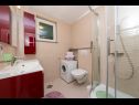 Ferienwohnungen Palmina - comfort apartment: A1 veliki (6),  A2 žuti (4+1), A3 lila (2), SA4 bijeli (2) Makarska - Riviera Makarska  - Studio-Ferienwohnung - SA4 bijeli (2): Badezimmer mit Toilette