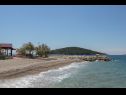 Ferienwohnungen Ana - quiet and peaceful: A1(4+1), A2(4+1) Maslinica - Insel Solta  - Strand