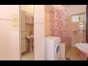 Ferienwohnungen Gorda - 50m from the sea: A1(2+2) Kastel Gomilica - Riviera Split  - Ferienwohnung - A1(2+2): Badezimmer mit Toilette