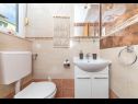 Ferienwohnungen Niko - modern: SA1(2), A2(2+2), A3(2+2), A4(4+2) Kastel Luksic - Riviera Split  - Studio-Ferienwohnung - SA1(2): Badezimmer mit Toilette
