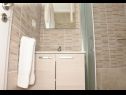 Ferienwohnungen Niko - modern: SA1(2), A2(2+2), A3(2+2), A4(4+2) Kastel Luksic - Riviera Split  - Ferienwohnung - A3(2+2): Badezimmer mit Toilette