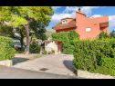 Ferienwohnungen Vini- beautiful garden and terrase A4(4+2) Podstrana - Riviera Split  - Haus