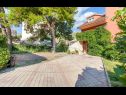 Ferienwohnungen Vini- beautiful garden and terrase A4(4+2) Podstrana - Riviera Split  - Haus