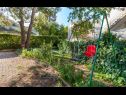 Ferienwohnungen Vini- beautiful garden and terrase A4(4+2) Podstrana - Riviera Split  - Hof