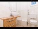 Ferienhaus Bože - 10m from the sea: H(10+2) Drvenik Mali (Insel Drvenik Mali) - Riviera Trogir  - Kroatien - H(10+2): Badezimmer mit Toilette
