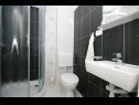 Ferienhaus Viki - with heated pool: H(6+1) Plano - Riviera Trogir  - Kroatien - H(6+1): Badezimmer mit Toilette