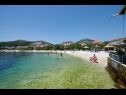 Ferienwohnungen Mare - 30 m from pebble beach: SA1(2), SA2(2), A3(4), A4(4), A5(8) Seget Vranjica - Riviera Trogir  - Strand