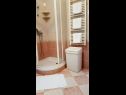 Ferienhaus Rosita - 50 m from sea: H(4) Sevid - Riviera Trogir  - Kroatien - H(4): Badezimmer mit Toilette