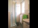 Ferienwohnungen Tih - 20 m from sea: A1 Ruzmarin(2+2), A2 Maslina(2+2) Sevid - Riviera Trogir  - Ferienwohnung - A1 Ruzmarin(2+2): Badezimmer mit Toilette