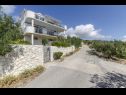 Ferienwohnungen Mil - 80m from the sea A1(4+1), A2(2) Sevid - Riviera Trogir  - Haus