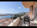 Ferienwohnungen Pery - 2 bedroom sea view apartment: A1(4+1) Trogir - Riviera Trogir  - Ferienwohnung - A1(4+1): Balkon