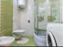 Ferienhaus More - garden shower: H(10+2) Vinisce - Riviera Trogir  - Kroatien - H(10+2): Badezimmer mit Toilette