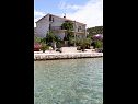Ferienwohnungen Mar - 10m from the sea: A1(5+1), A2(6) Vinisce - Riviera Trogir  - Haus