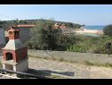 Ferienhaus VEKY - 50m from sea: Holiday House H(4+2) Susica - Insel Ugljan  - Kroatien - Parkplatz