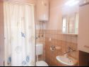 Ferienwohnungen Roko - big terrace A1(4) Bucht Rukavac - Insel Vis  - Kroatien - Ferienwohnung - A1(4): Badezimmer mit Toilette
