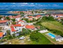 Ferienwohnungen Ivan - modern & close to center: A1(4), A2(2+2) Nin - Riviera Zadar  - Vegetation (Objekt und Umgebung)