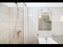 Ferienwohnungen Ivan - modern & close to center: A1(4), A2(2+2) Nin - Riviera Zadar  - Ferienwohnung - A1(4): Badezimmer mit Toilette
