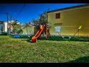 Ferienwohnungen Roko - 50 meters from sandy beach: A1 (2+2) Obrovac - Riviera Zadar  - Kinderspielplatz