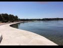 Ferienwohnungen Ivan Z2 - 250 m from beach: A2(4) Zadar - Riviera Zadar  - Strand