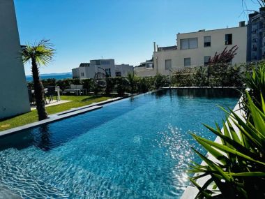 Ferienwohnungen Lux - with private pool: A1(4+2) Split - Riviera Split 