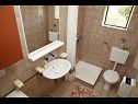 Ferienwohnungen Ivo - relaxing & comfortable: A1(4+1) Vrgada (Insel Vrgada) - Riviera Biograd  - Ferienwohnung - A1(4+1): Badezimmer mit Toilette
