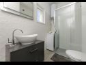 Ferienhaus Jadranka- comfortable and big terrace H(6+1) Supetar - Insel Brac  - Kroatien - H(6+1): Badezimmer mit Toilette