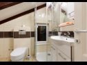 Ferienhaus ReCa H(7+1) Okrug Gornji - Insel Ciovo  - Kroatien - H(7+1): Badezimmer mit Toilette