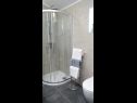 Ferienwohnungen Kata A1(2+1), A2(4+1) Crikvenica - Riviera Crikvenica  - Ferienwohnung - A2(4+1): Badezimmer mit Toilette