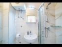 Ferienwohnungen und Zimmer Bari - 10 km from airport: A1(2), A2(2), R2(2), R3(2), R4(2) Kupari - Riviera Dubrovnik  - Zimmer - R2(2): Badezimmer mit Toilette