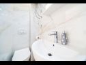 Ferienwohnungen und Zimmer Bari - 10 km from airport: A1(2), A2(2), R2(2), R3(2), R4(2) Kupari - Riviera Dubrovnik  - Zimmer - R3(2): Badezimmer mit Toilette