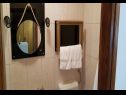 Ferienwohnungen und Zimmer Perstel - with parking : A3(2), A4(2), R1(2) Marcana - Istrien  - Ferienwohnung - A3(2): Badezimmer mit Toilette