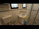 Ferienwohnungen True SA1(2), A2(6) Malinska - Insel Krk  - Ferienwohnung - A2(6): Badezimmer mit Toilette