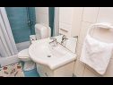 Ferienwohnungen Brusic A1(2) Vrbnik - Insel Krk  - Ferienwohnung - A1(2): Badezimmer mit Toilette