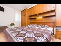 Ferienwohnungen Brusic A1(2) Vrbnik - Insel Krk  - Ferienwohnung - A1(2): Schlafzimmer