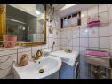 Ferienhaus Ingrid - retro deluxe: H(5+2) Rijeka - Kvarner  - Kroatien - H(5+2): Badezimmer mit Toilette