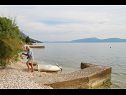 Ferienwohnungen Sea View - cosy & comfortable: A2 Zaborke(4), A4 Somina(2+2) Brist - Riviera Makarska  - Strand