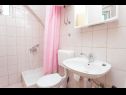 Ferienwohnungen Tomislava - ground floor apartments: A1(2+1), A2(2+3) Makarska - Riviera Makarska  - Ferienwohnung - A1(2+1): Badezimmer mit Toilette